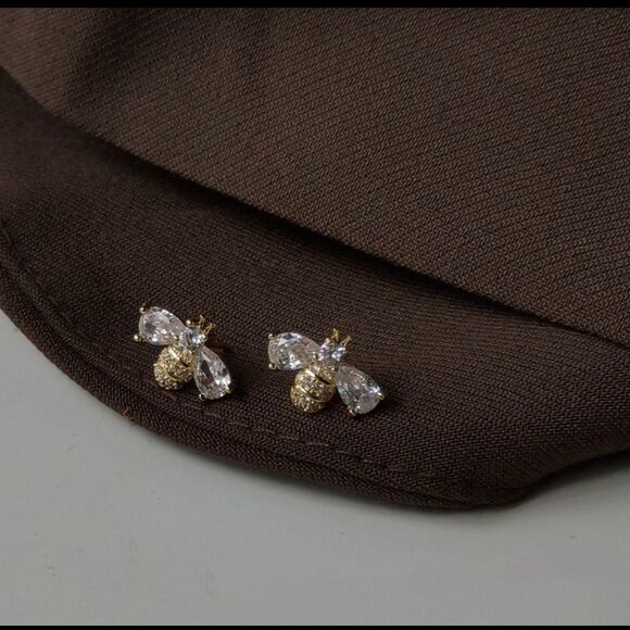 18K God Plated Bee Stud Earrings - Picture 4 of 5